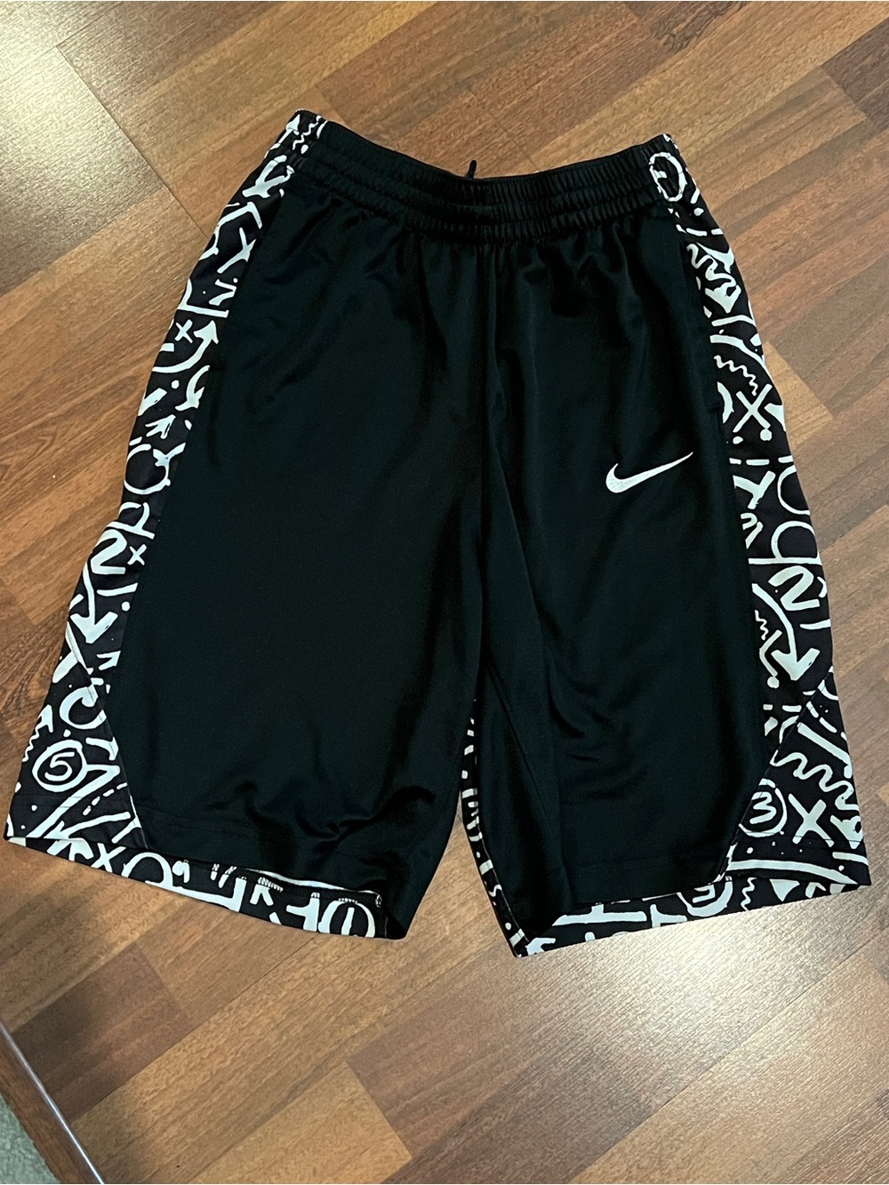 Nike Black and White Dri-FIT Athletic Shorts boys XL